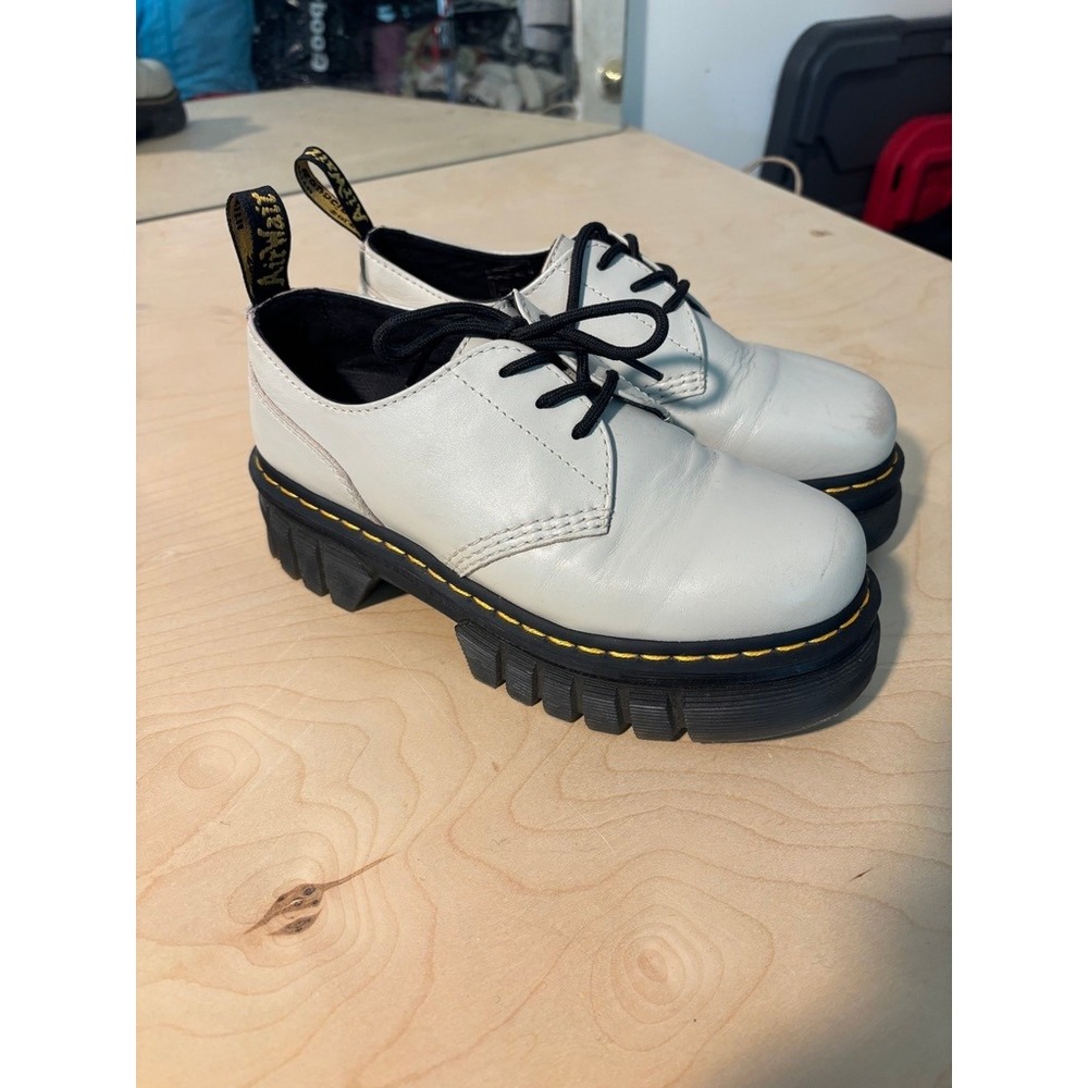Dr. Martens Audrick 3-Eye Shoe Women Sz 8 White Platform‎ Nappa Leather Oxford
